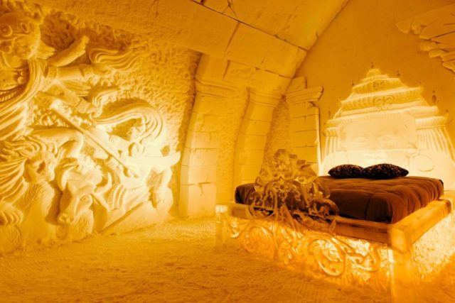 Hôtel de Glace (Ice Hotel)
