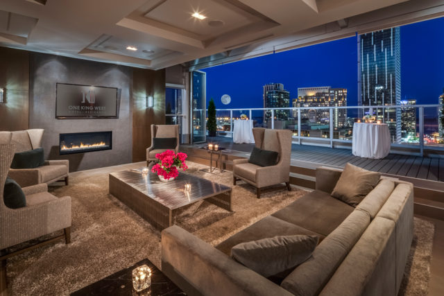 One King West Hotel & Residence