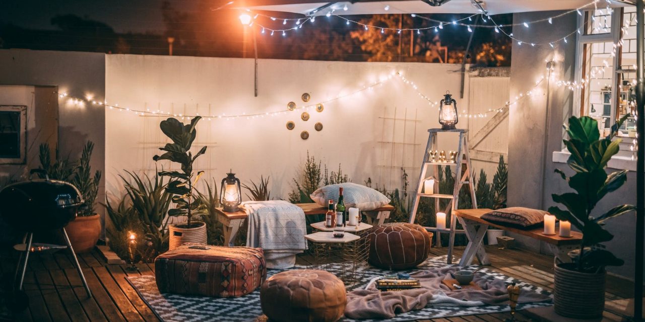 https://dateideascanada.com/wp-content/uploads/2020/07/Backyard-Date-Night-Fun-1280x640.jpg