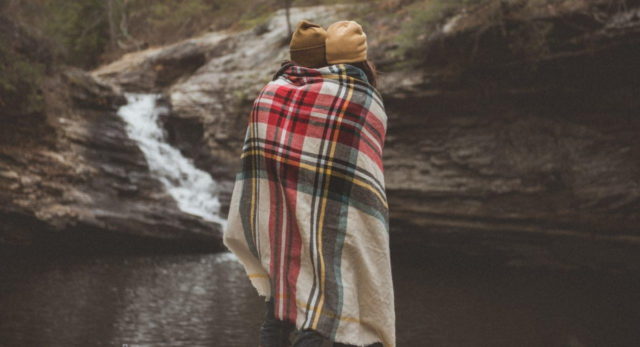 Cozy Blanket - Gifts - Date Ideas Canada