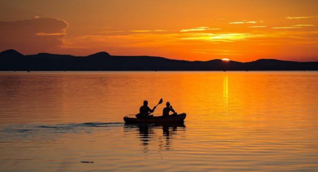 Rowing Boat - Date Ideas Canada