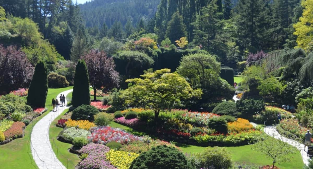 Botanical Garden - Date Ideas Canada