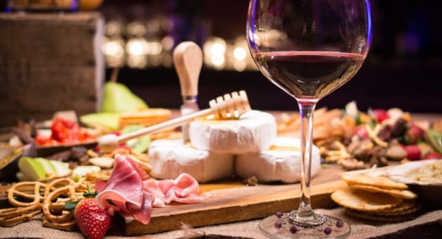 Meal - Date Ideas Canada