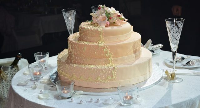 Wedding Cake - Date Ideas Canada