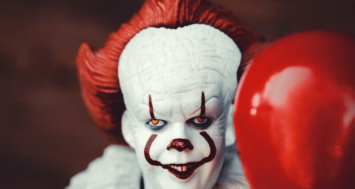 https://dateideascanada.com/wp-content/uploads/2020/10/Blog-Feature-Image-Halloween-1200x640.jpg