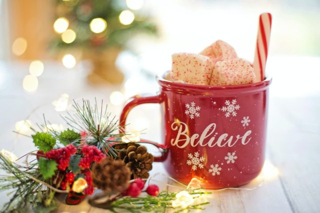 10 Christmas Date Ideas to Rival a Hallmark Movie