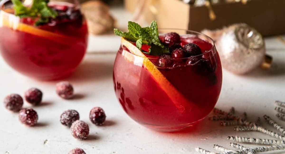 Jingle Bell Cranberry Paloma - Hallmark - Date Ideas Canada