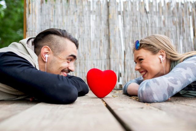 Date Night Valentine Kisses Playlist – Best Love Songs